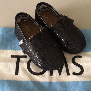 Black sparkly Tiny TOMS